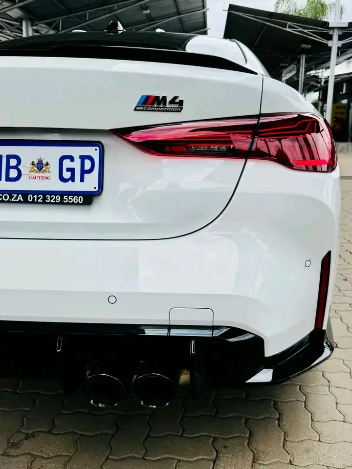 BMW M4 — photo 4