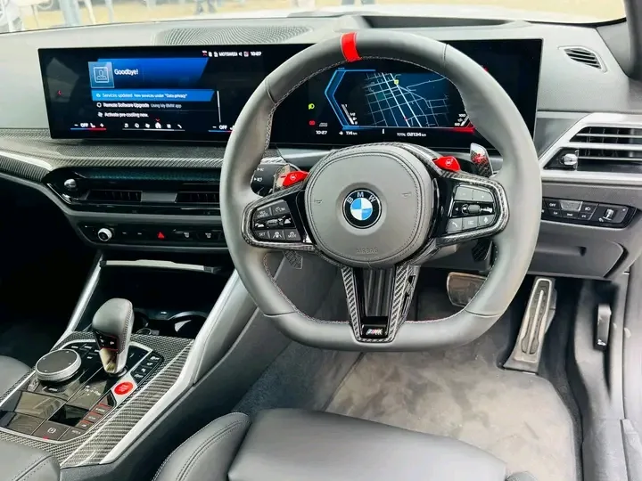 BMW M4 — photo 2